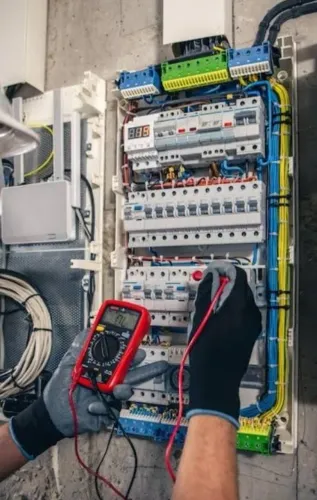 ELETRICISTA INSTALADOR