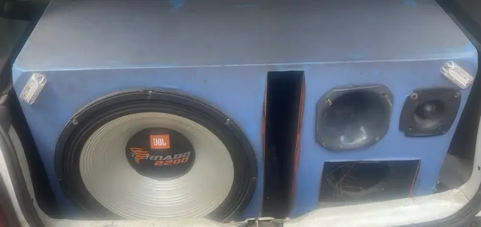 Som automotivo tornado 2200