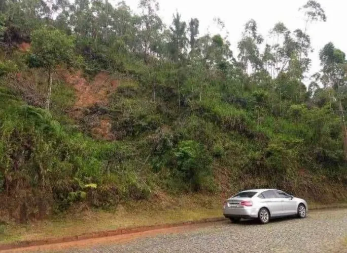 OPORTUNIDADE ( R$ 180.000)VENDO 2 LOTES JUNTOS OU SEPARADOS EM JARDIM PARQUE SÃO CLEMENTE 