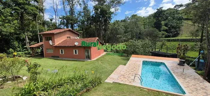 SÍTIO FORMADO EM MATA E LAGO NO GRAMINHA EM PINDAMONHANGABA-SP