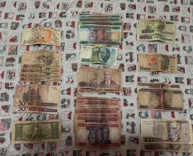Dinheiro antigo (cruzeiros e cruzados)