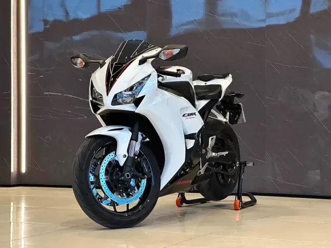 HONDA CBR 1000RR FIREBLADE