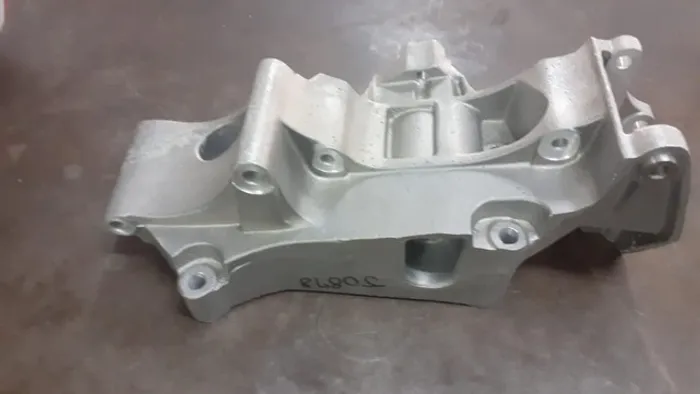 Suporte do alternador original para Golf 1.6 2003 a 2014