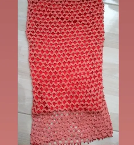 Saia de crochê midi