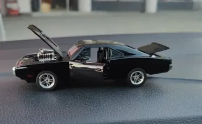 carrinho miniatura Dodge 
