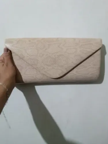 Carteira de mão feminina