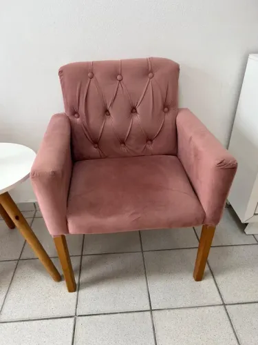 Poltrona Rosa em Veludo