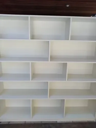 Estante para escritorio branca simples