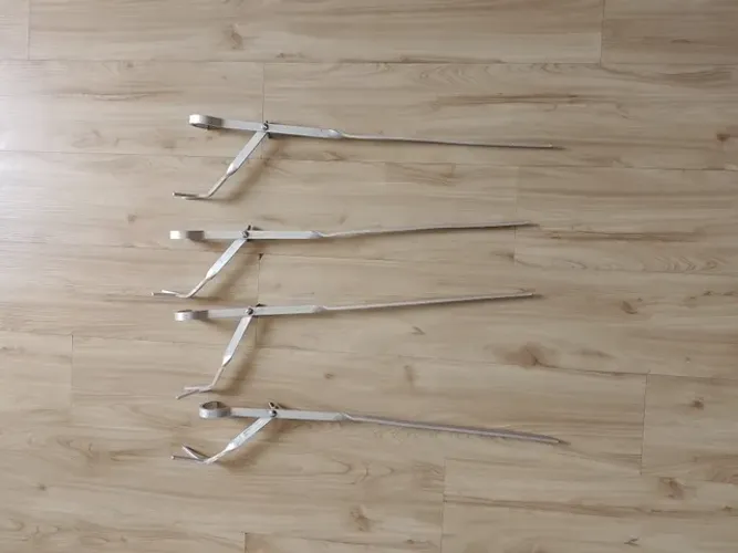 Suporte de aluminio p/ vara de pesca (25,00 cada)
