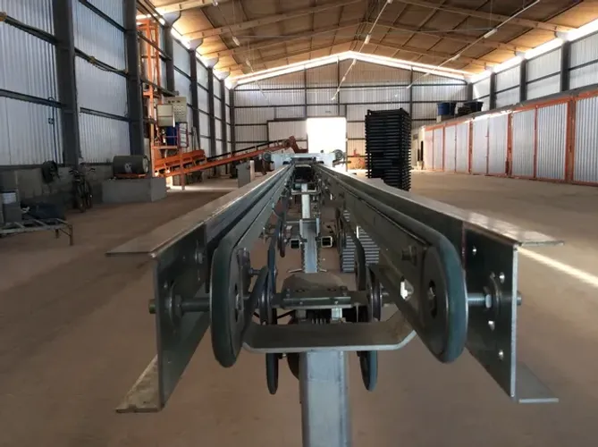 Máquina Vortex de Telha de Concreto Italiana- VORTEX Uno 2000
