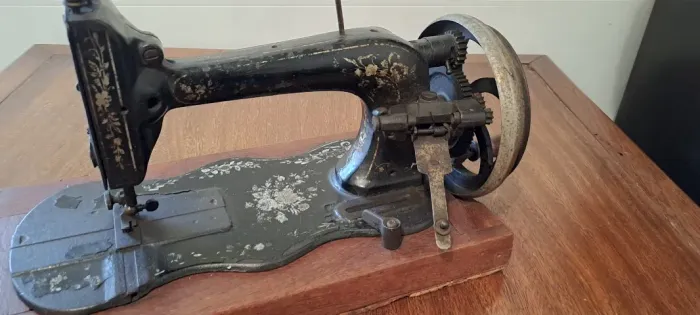 Máquina de costura antiga