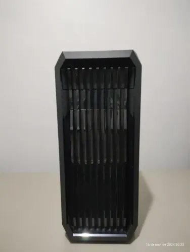 Desktop i5 7600K 3.8 GHZ 12 GB RAM