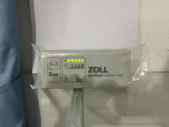 Bateria zoll R séries carga total carregando normal funcionando 100%