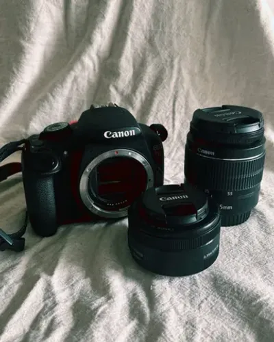 Canon Rebel T5 + 2 Lentes Canon (18-55mm + 50mm) | Kit Completo | Excelente Estado