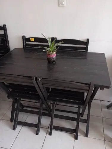  Jogo de Mesa madeira ipê dobrável com 4 cadeiras