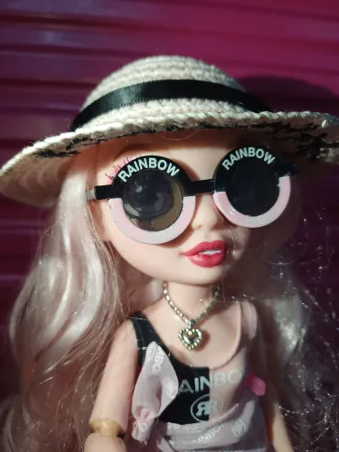 Boneca Rainbow High Bella