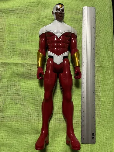 Falcão 30cm- Hasbro