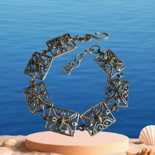 Pulseira de Prata com Elos Quadrados e Desenhos em Baixo Relevo
