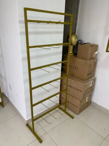Expositor de Metal Amarelo para Organização