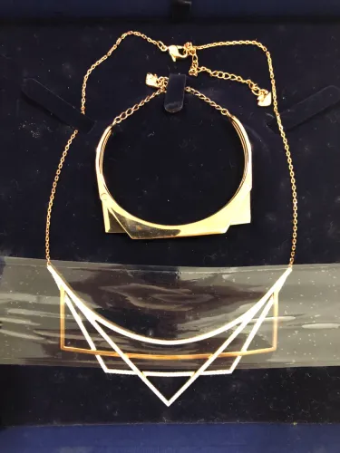 SWAROVSKI CONJUNTO COLAR E PULSEIRA NO ROSÊ GOLD