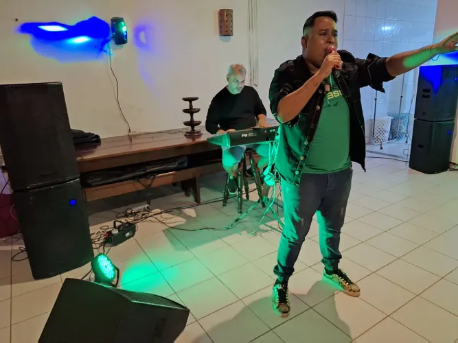 BANDA DE FORRÓ E SERESTA E PAGODE