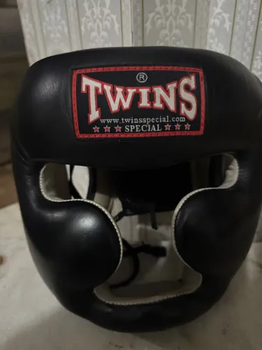 Capacete de proteção( Boxe e etc ? Twins Especial