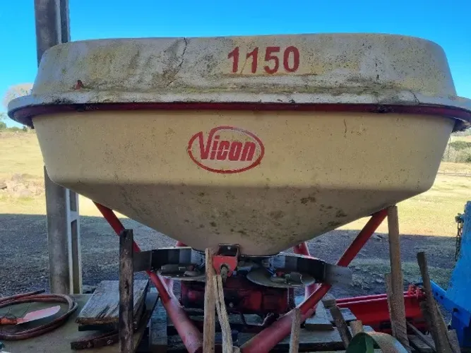 Distribuidor e semeador VICON TDS 1150