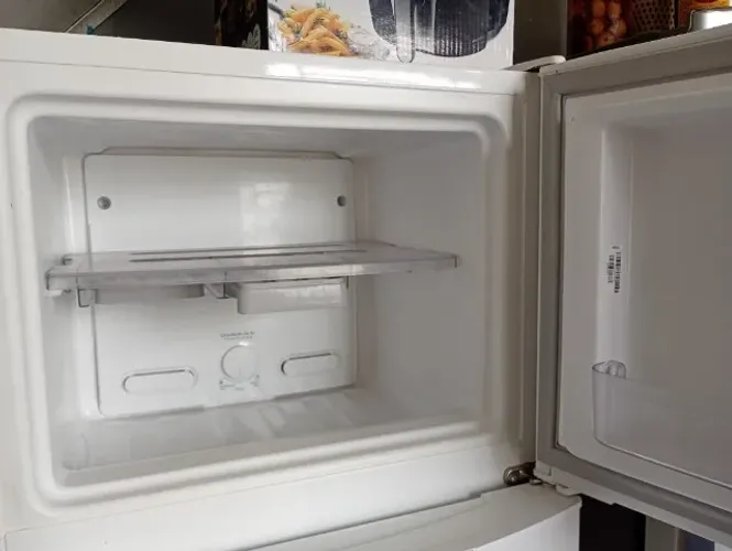 Geladeira Consul praticamente nova