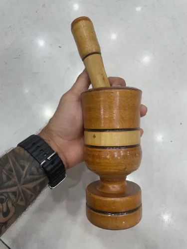 Pilão artesanal de madeira 