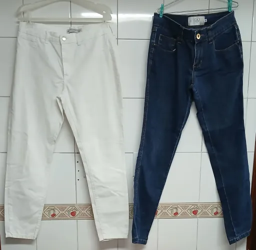 Kit 2 Calças Jeans Femininas Azul e Branco Tamanho 40 e 42<br>