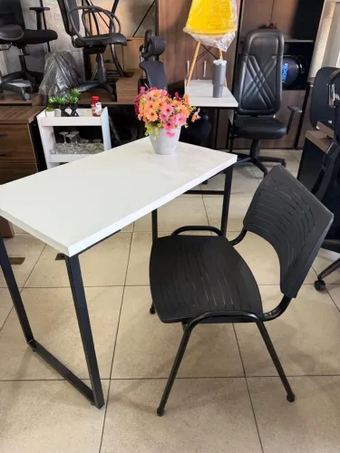 Kit mesa e cadeira