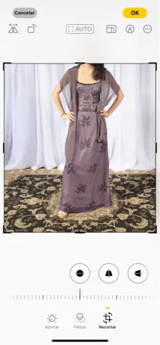 Vestido longo roxo com bordado a mão