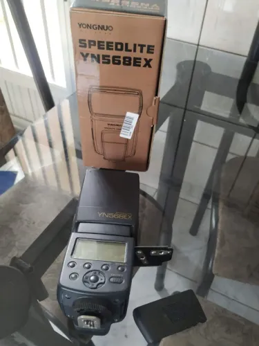 Flash Yongnuo YN568EX - Funcionando - Defeito na tampa