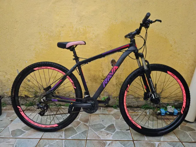 Bicicleta Rava Aro 29 mais uma câmara e uma bomba de encher pneu