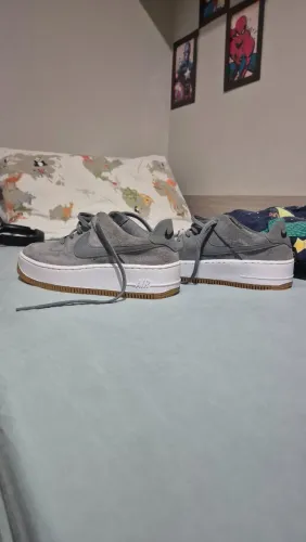 Nike Air Force 1 Sage Camurça Cinza