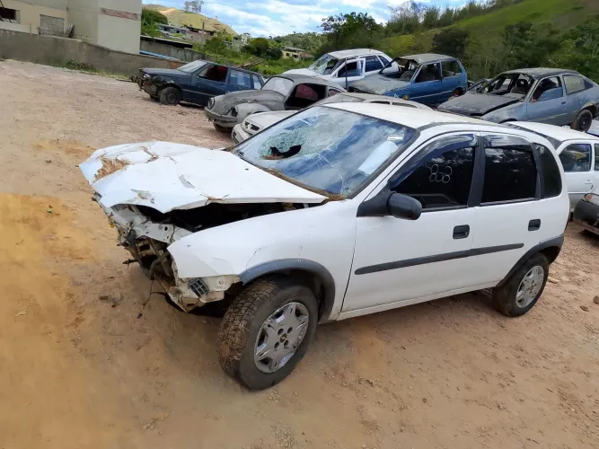  Corsa super 4 portas 98