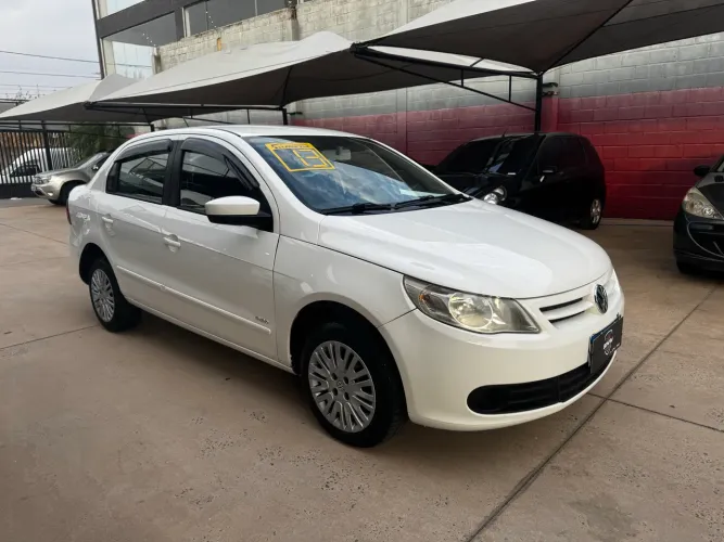 Volkswagen Voyage Trend 1.6 MI Total Flex 8V 4P 2013
