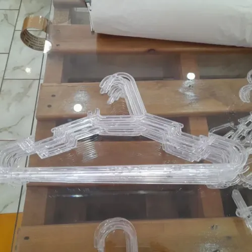 Cabides acrílico Transparente