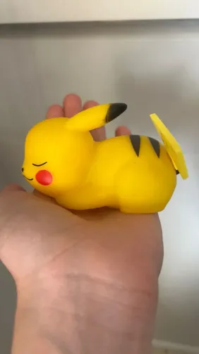 Figure Pikachu com led amarelo e estado de novo!