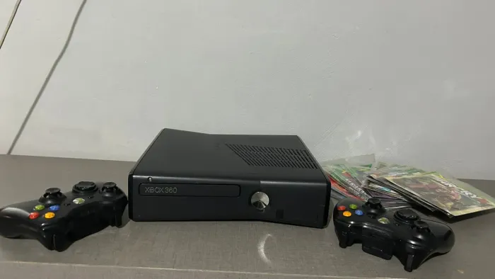 Xbox 360 Slim RGH - HD 250GB - Completo + Jogos