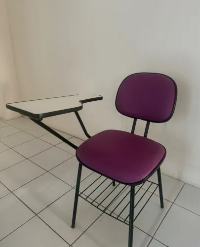 CADEIRA UNIVERSITÁRIA 11 PEÇAS DISPONÍVEIS