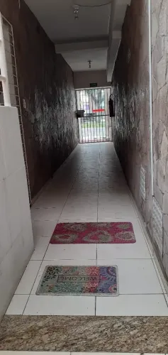 Alugo apartamento mobiliado na Av Getúlio Vargas, próximo ao EMEC. Só para moças.