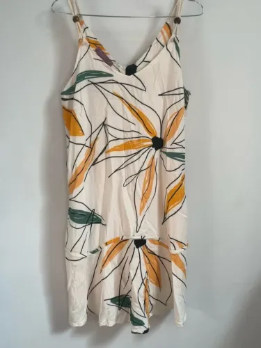 Vestido Off White Florido TAM P