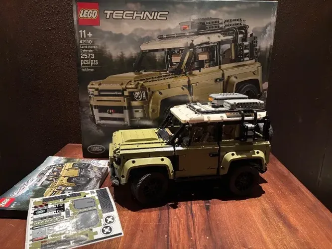 Lego Technic set 42110 Land Rover Defender