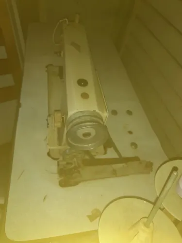 Máquina de costura reta