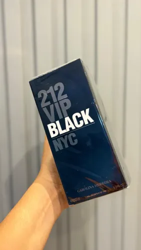 Perfume 212 Vip Black 200ml Original