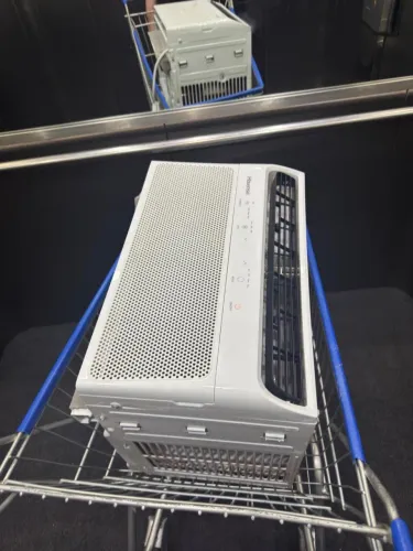 Vendo ar condicionado de Janela HISENSE 8500 BTUS  Com controle e suporte WIFI 