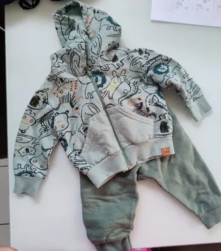Conjunto frio tamanho 6 a 9 meses