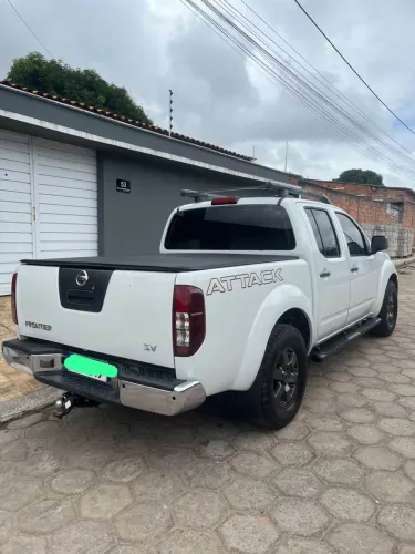 Nissan Frontier SV AT. CD 4X4 2.5 TB Dies. Aut. 2015