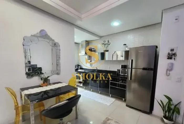 Apartamento com dois dormitórios sendo um uma suíte, para locação na Agronômica